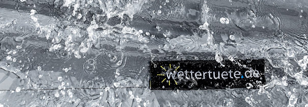 Wasserdicht, langlebig, atmungsaktiv und mit UV-Schutz ausgestattet: Abdeckhauben von Wettertuete.de