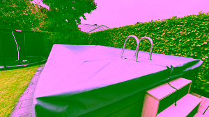 Poolabdeckung mit Aussparung für Leiter nach Maß