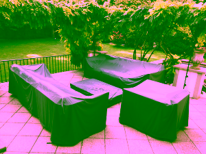 Loungemöbel mit Polstern. Hier schon mit verbesserter, imprägnierter Innenschicht