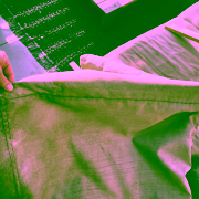 Dieses Foto mit Schimmel und Stockflecken stammt von einem Kunden. Diese Abdeckung im Bild stammt nicht von uns, sondern ist die alte Schutzhülle vom Kunden mit den dargestellten Problemen