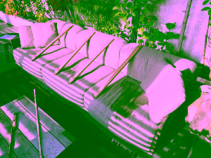 So können die Polster bei einer minderwertigen Abdeckung leiden. Das Foto ist von einem Kunden von uns der nach dem Disaster eine Wettertuete nach Maß bestellt hat