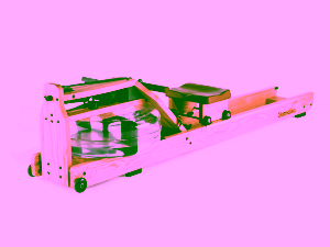 Abdeckung für ein Skandika Rudergerät aus Holz. Das Fitnessgerät ist nun optimal geschützt